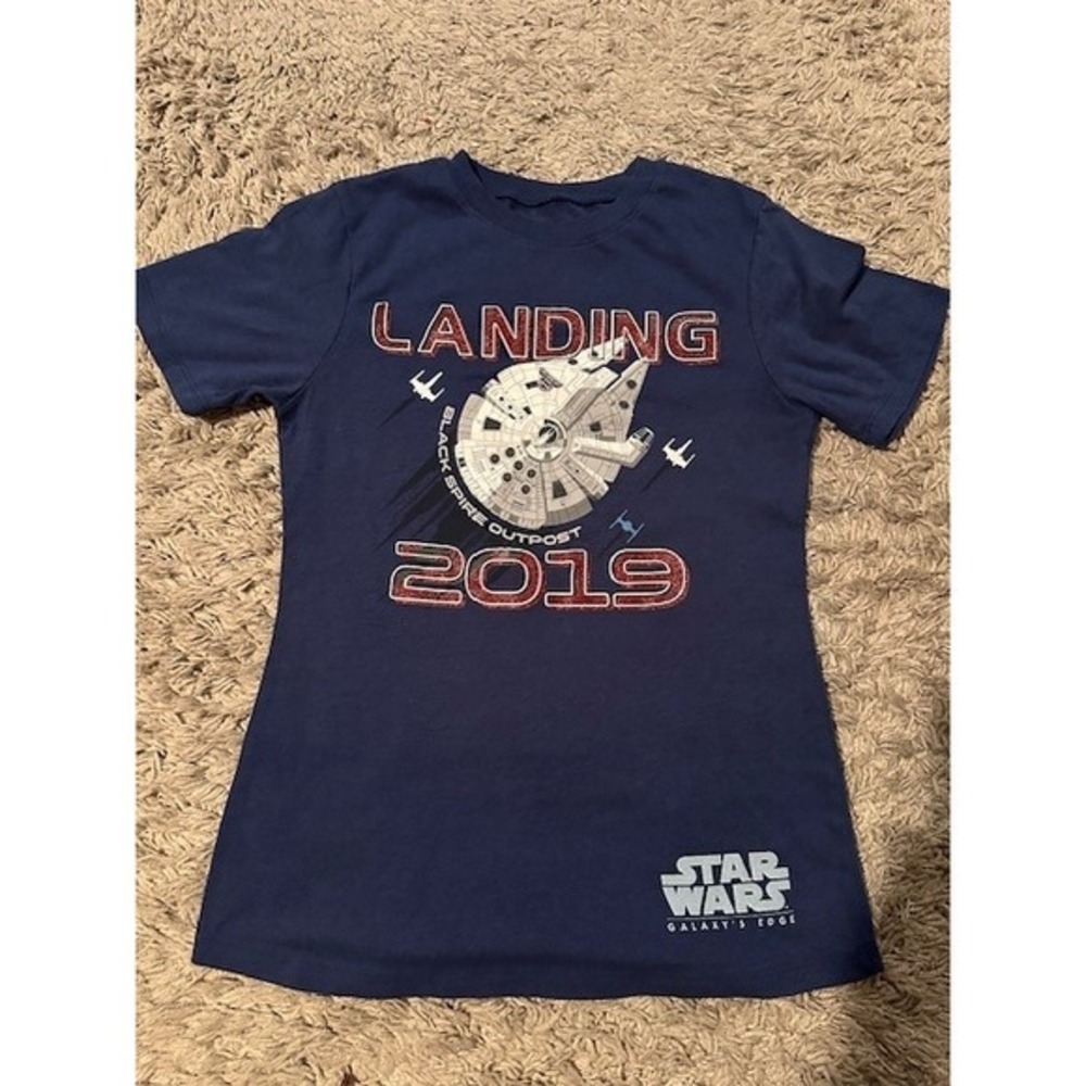 Star Wars Galaxy's Edge Black Spire Outpost Landing 2019 T-Shirt Adult‎